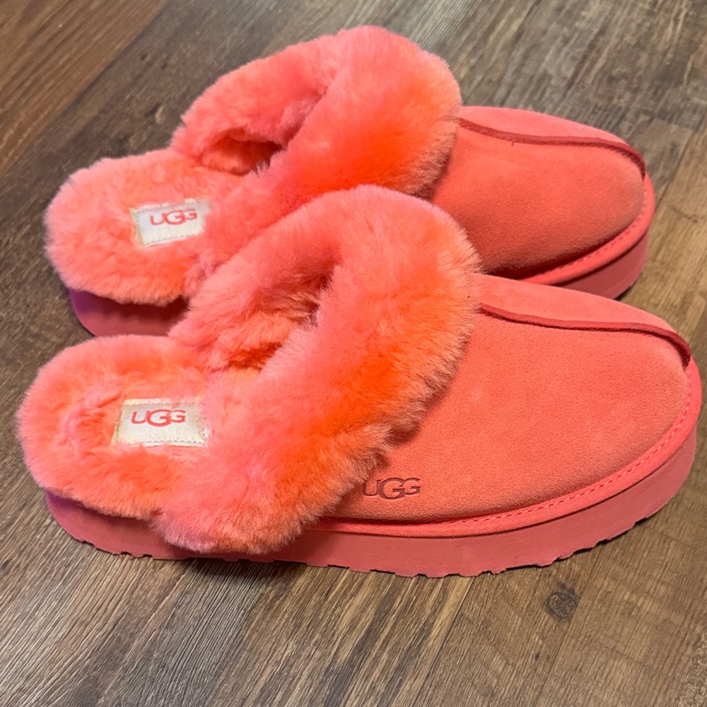 UGG Women's Coral Fluffy Slippers